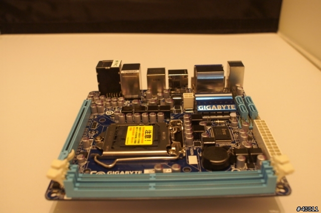 H55N-USB3 + Prolimatech Samuel 17 + Thermaltake Element Q = HTPC 迷你大合體...