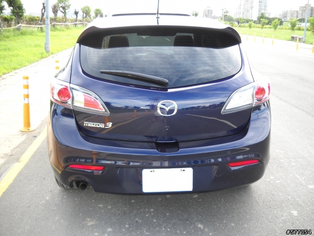 [分享照片] 新車打蠟 深藍馬三 1.6 5D