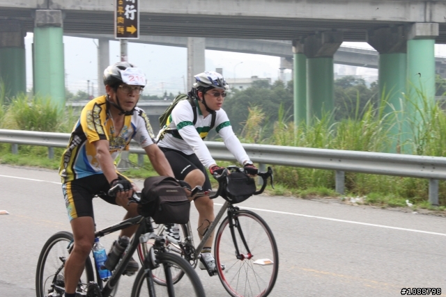 2010.09.03新增-2010.08.22 環台中100K拉力賽-車友照片(鯉魚潭轉140縣道&航空站補給站前)(持續新增中,請耐心等候~謝謝大家)