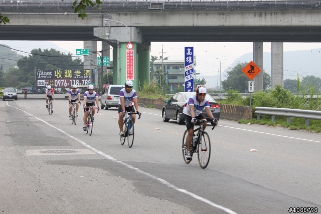 2010.09.03新增-2010.08.22 環台中100K拉力賽-車友照片(鯉魚潭轉140縣道&航空站補給站前)(持續新增中,請耐心等候~謝謝大家)