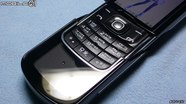 [維修篇]經典琉璃，NOKIA 8600 換新裝
