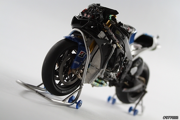 落落長之 YAMAHA YZR-M1 打造過程 (警告:圖多)