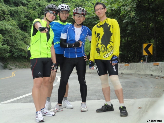 [遊記分享]FUJI贊助之瘋狂愛國環島行!  台北出發，順時針，風雨無阻上蘇花，九天歸來~圖多小心