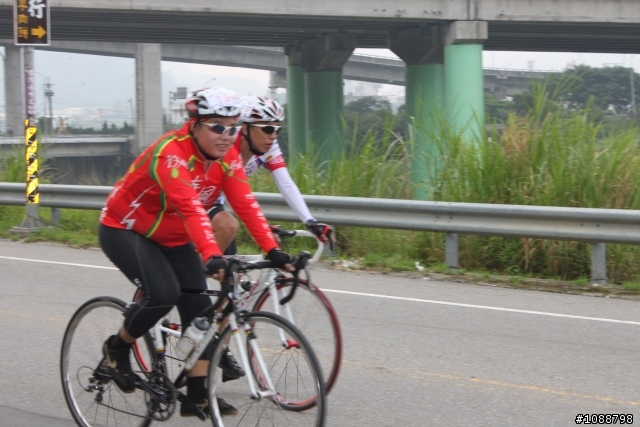 2010.09.03新增-2010.08.22 環台中100K拉力賽-車友照片(鯉魚潭轉140縣道&航空站補給站前)(持續新增中,請耐心等候~謝謝大家)