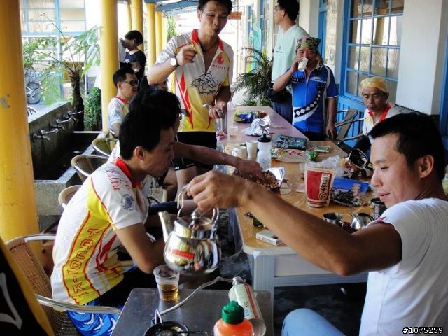 (照片)20100815龍王山泡茶行