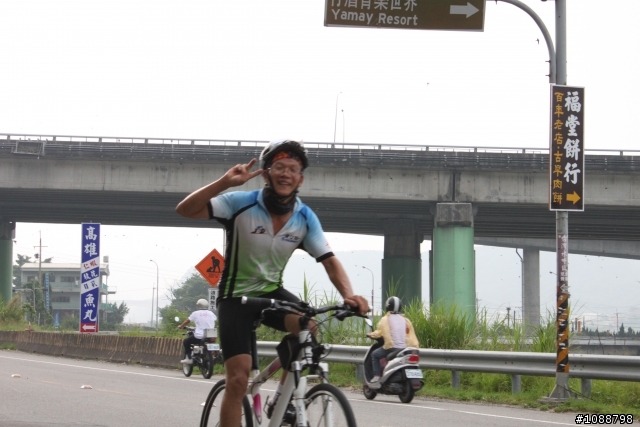 2010.09.03新增-2010.08.22 環台中100K拉力賽-車友照片(鯉魚潭轉140縣道&航空站補給站前)(持續新增中,請耐心等候~謝謝大家)