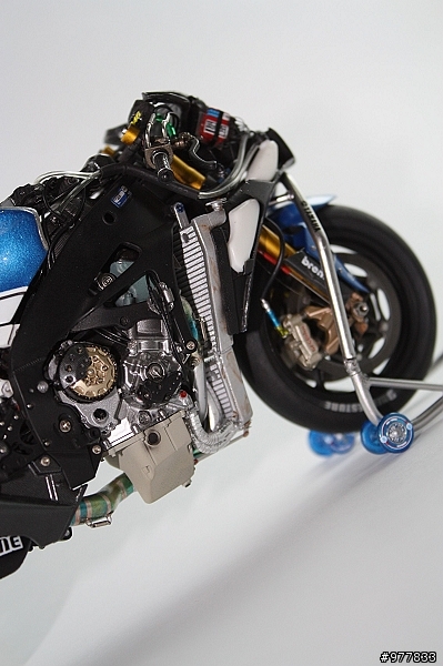 落落長之 YAMAHA YZR-M1 打造過程 (警告:圖多)