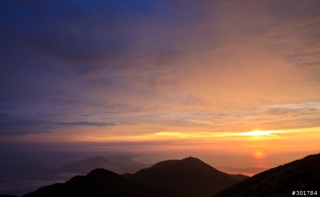 [分享] 大屯山之夕陽.火燒雲.下雨.雲海.彩虹奇景