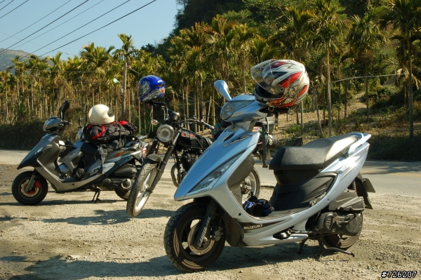 GSR 側邊車殼的裂痕