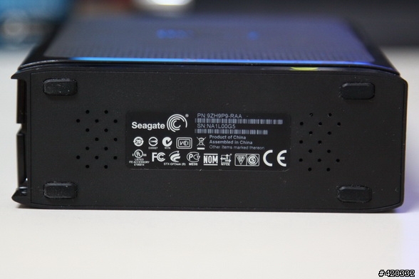 [開箱] 我也敗入大容量外接硬碟了 - Seagate FreeAgent GoFlex Desk