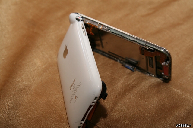 提醒大家不要嘗試把IPHONE拆開