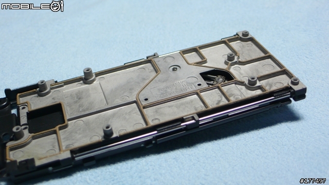 [維修篇]經典琉璃，NOKIA 8600 換新裝