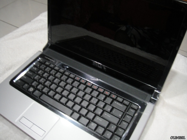 DELL Studio 15 亮面黑開箱