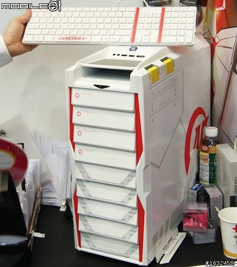 請問這機殼是哪家廠商生產的?