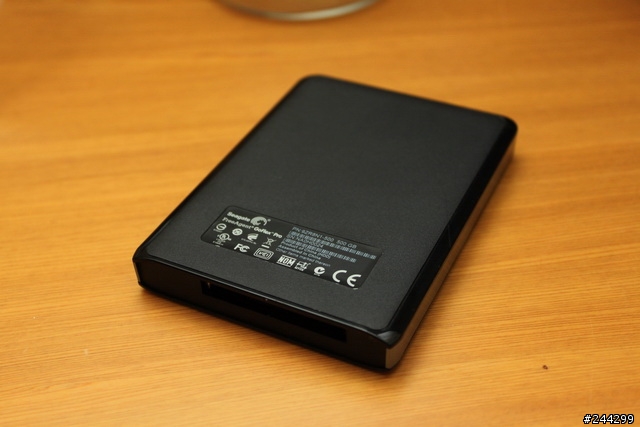 [開箱]推薦給雙系統使用者的2.5吋隨身硬碟Seagate FreeAgent GoFlex Pro