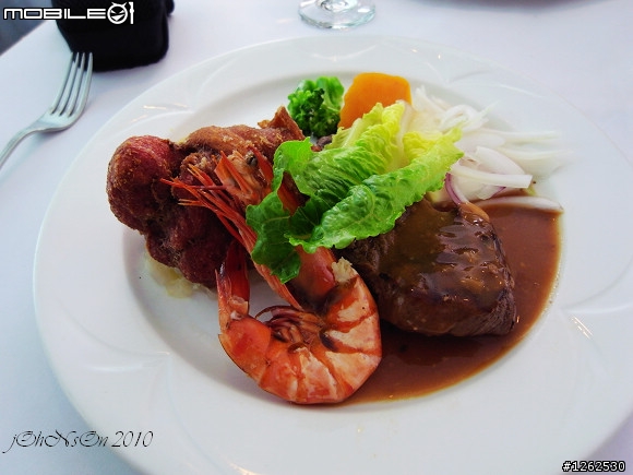[食記]父親節大餐~紅洋蔥牛排館!!