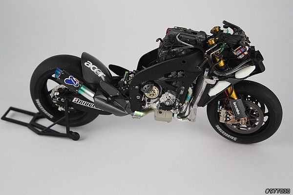 落落長之 YAMAHA YZR-M1 打造過程 (警告:圖多)