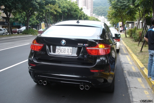天母休息的猛獸-X6M