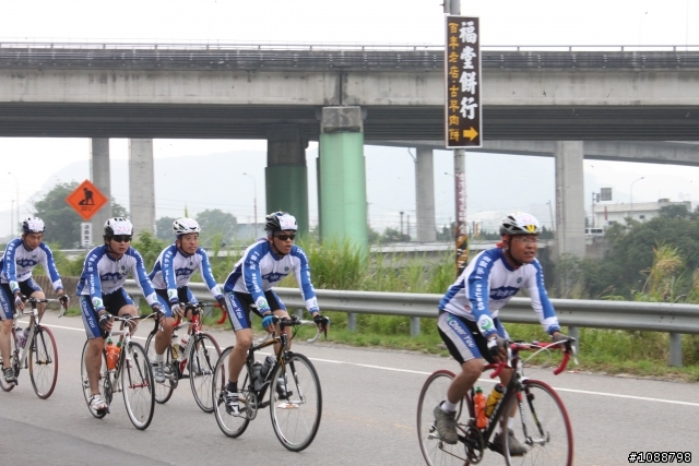 2010.09.03新增-2010.08.22 環台中100K拉力賽-車友照片(鯉魚潭轉140縣道&航空站補給站前)(持續新增中,請耐心等候~謝謝大家)