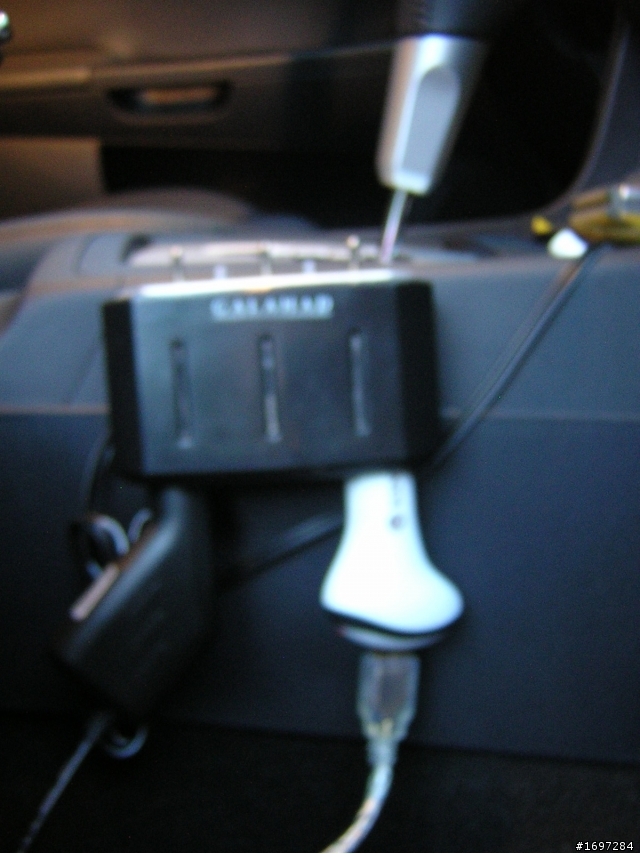 行車紀錄器開箱分享+車充線藏線+一對三開關