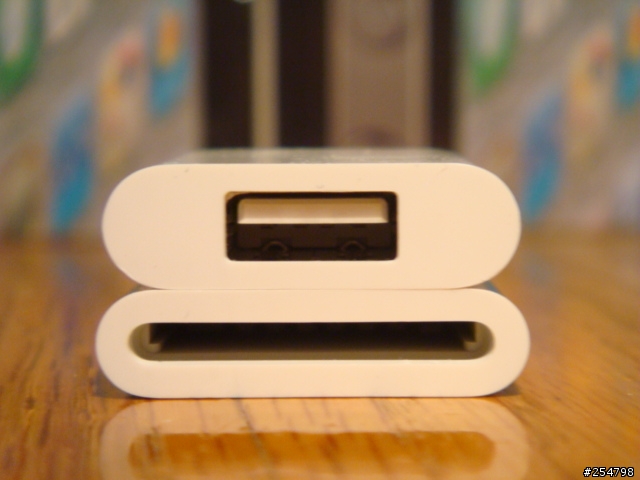 [分享] iPad Dock + Apple iPad Camera Connection Kit