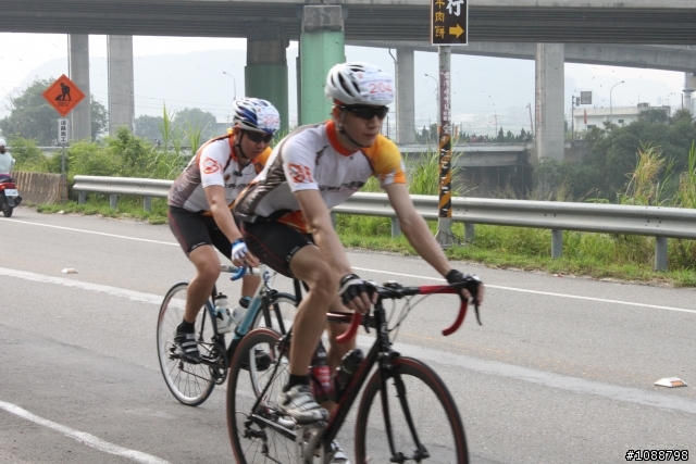 2010.09.03新增-2010.08.22 環台中100K拉力賽-車友照片(鯉魚潭轉140縣道&航空站補給站前)(持續新增中,請耐心等候~謝謝大家)