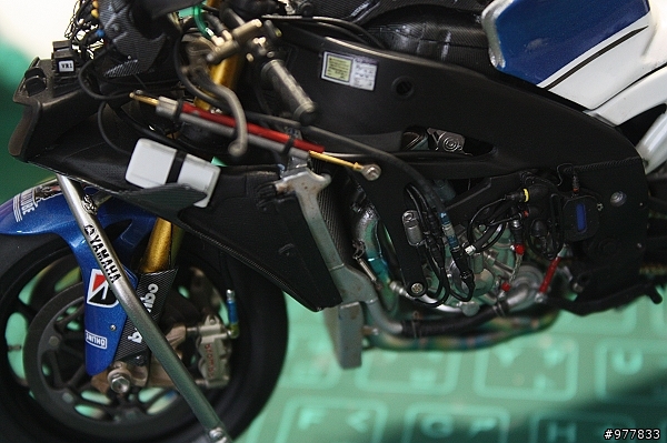 落落長之 YAMAHA YZR-M1 打造過程 (警告:圖多)