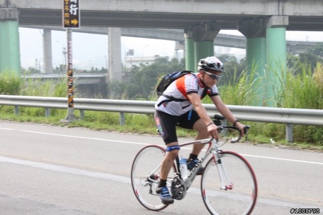 2010.09.03新增-2010.08.22 環台中100K拉力賽-車友照片(鯉魚潭轉140縣道&航空站補給站前)(持續新增中,請耐心等候~謝謝大家)