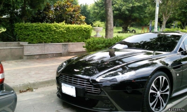 8/29看到的Aston Martin V8 Vantage