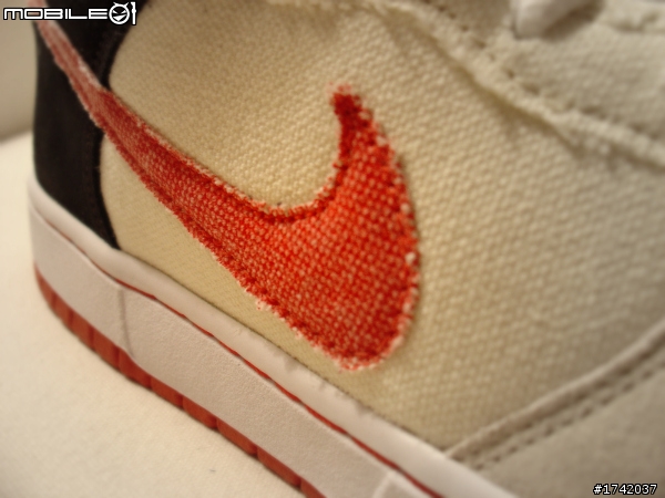 (開箱文)Street fighter x Nike dunk mid por sb "龍" omg!!omg!!