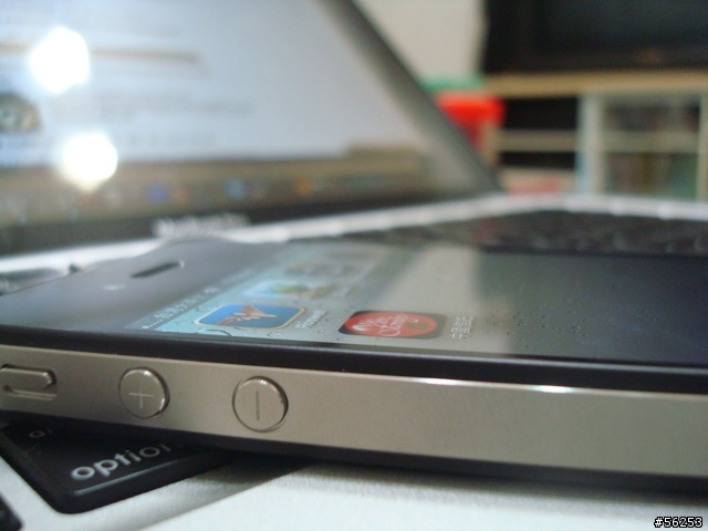 iPhone4 + 綠色 bumpers 開箱