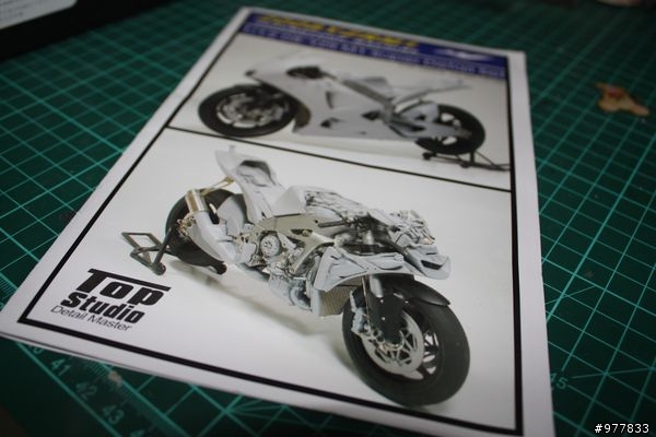 落落長之 YAMAHA YZR-M1 打造過程 (警告:圖多)