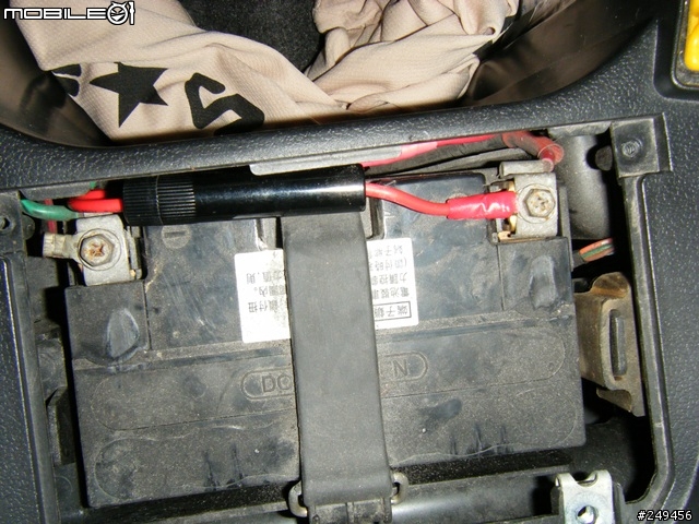 [分享]RX 110 EFI 上點菸座 & GPS & 殘念的HELLA蝸牛喇叭