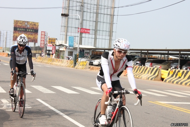 2010.09.03新增-2010.08.22 環台中100K拉力賽-車友照片(鯉魚潭轉140縣道&航空站補給站前)(持續新增中,請耐心等候~謝謝大家)