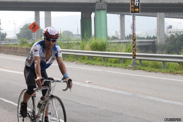 2010.09.03新增-2010.08.22 環台中100K拉力賽-車友照片(鯉魚潭轉140縣道&航空站補給站前)(持續新增中,請耐心等候~謝謝大家)