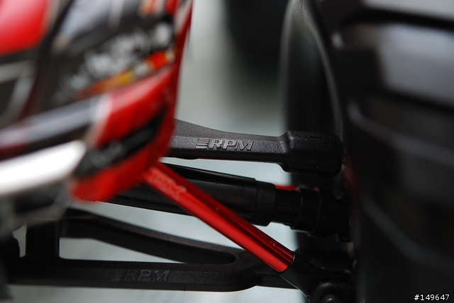 [開箱] -Traxxas 1/16  E-REVO + 小改1/10人字胎