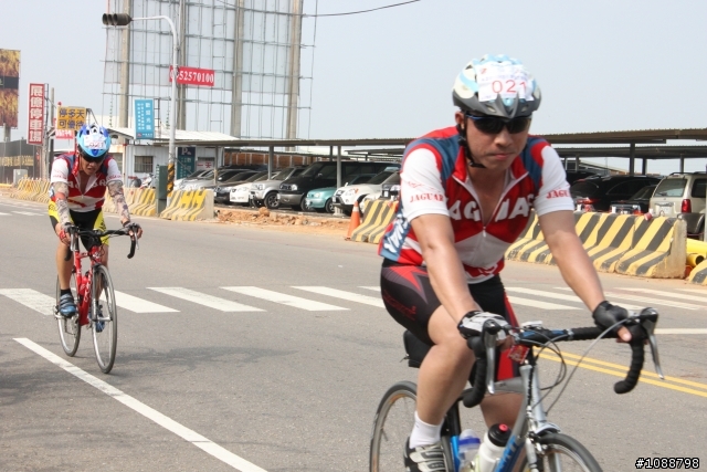 2010.09.03新增-2010.08.22 環台中100K拉力賽-車友照片(鯉魚潭轉140縣道&航空站補給站前)(持續新增中,請耐心等候~謝謝大家)