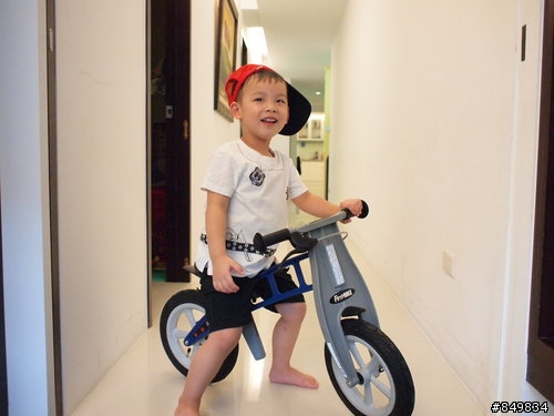 小朋友第一台車!德國FirstBIKE 滑步車(pushbike 學步車)