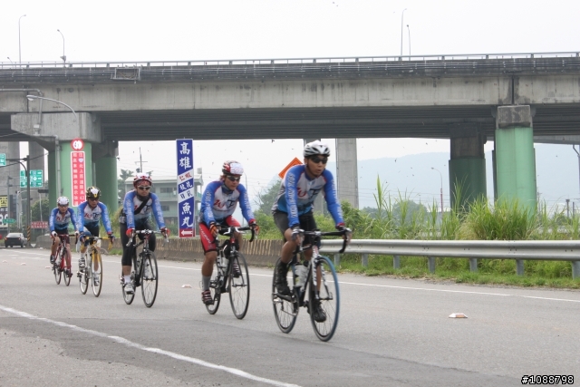 2010.09.03新增-2010.08.22 環台中100K拉力賽-車友照片(鯉魚潭轉140縣道&航空站補給站前)(持續新增中,請耐心等候~謝謝大家)