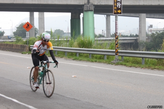 2010.09.03新增-2010.08.22 環台中100K拉力賽-車友照片(鯉魚潭轉140縣道&航空站補給站前)(持續新增中,請耐心等候~謝謝大家)