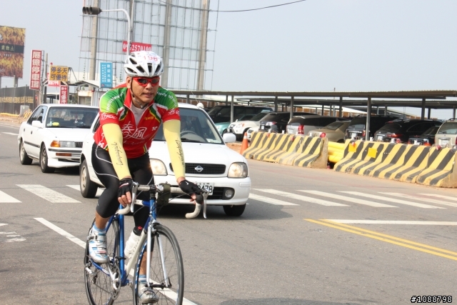 2010.09.03新增-2010.08.22 環台中100K拉力賽-車友照片(鯉魚潭轉140縣道&航空站補給站前)(持續新增中,請耐心等候~謝謝大家)