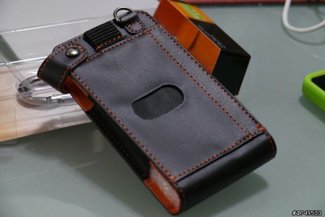【開箱實裝分享】 iPhone 4 日系高質感直立式悠遊卡皮套 開箱實著圖