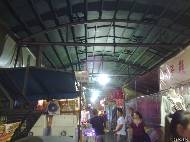 汐止中興路大汐止百貨,會封路變中興夜市~!