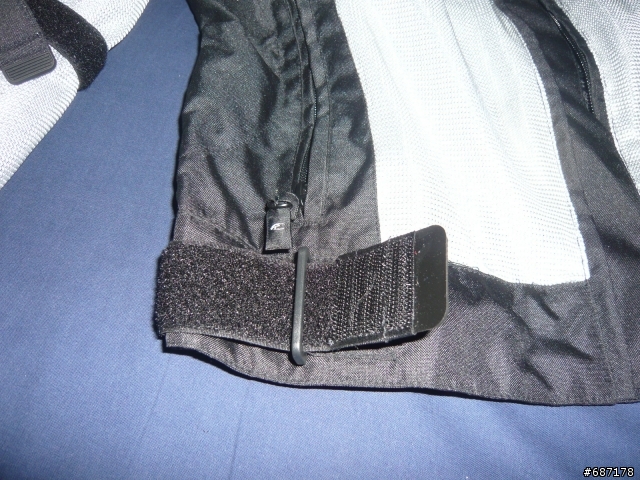 新增Dainese X-ILE AIROH WINDER+KOMINE JK-003 銀色