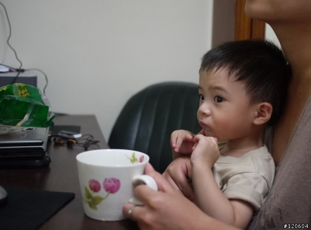 為了拍好動的小孩..買了GF1....拍出來還是會糊掉耶...誰可以教我怎麼拍嗎??
