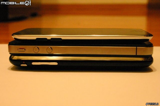 [開箱]我的港版ipod touch 4 32GB 同場加映ipod4 iphone4 iphone3GS比較