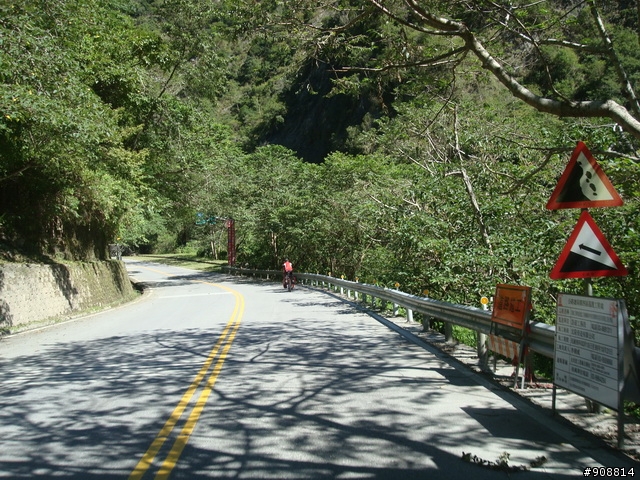 慶祝生日, 暫時拋開2010環西大賽, 自己和連襟跑去2天1夜的中台灣橫貫高山挑戰