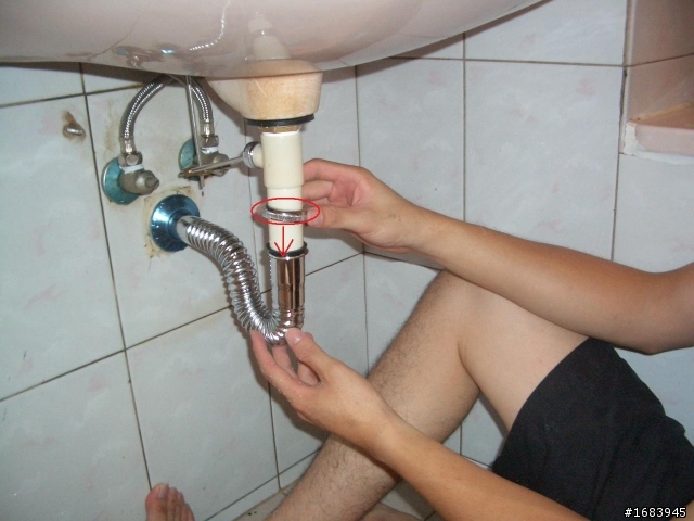[DIY] 浴室臉盆的水龍頭汰換
