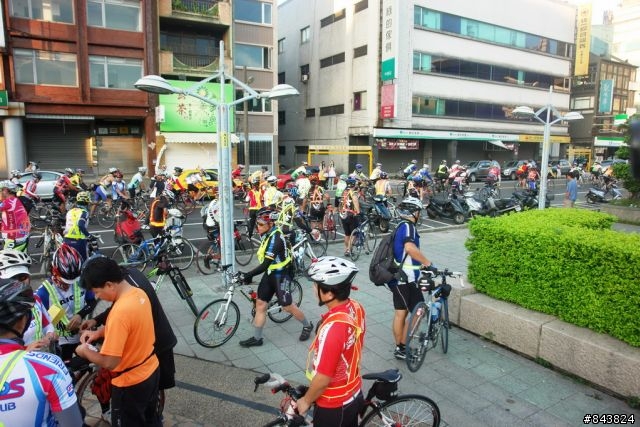 桃竹苗  .瘋200K 開小藍車.隨意拍  YA!!  S1