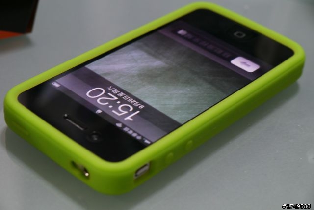 【開箱實裝分享】 iPhone 4 日系高質感直立式悠遊卡皮套 開箱實著圖